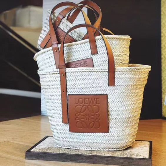 [私藏衣櫃] Loewe 草編包開箱文及心得購物資訊分享（是真的，這是個每一根草都很貴的草包）