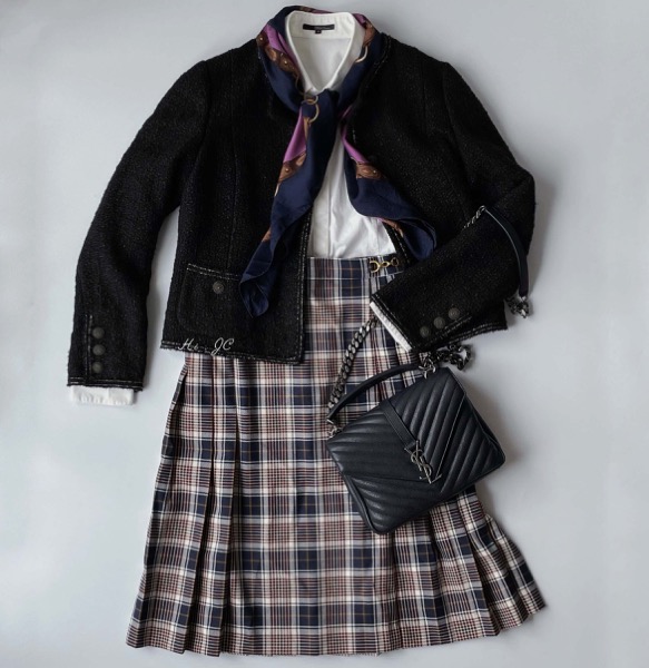 [穿搭] 繼續當個帥氣的女生～Saint Laurent 學院包+小香風外套+Tory Burch裙+Hunter雨靴