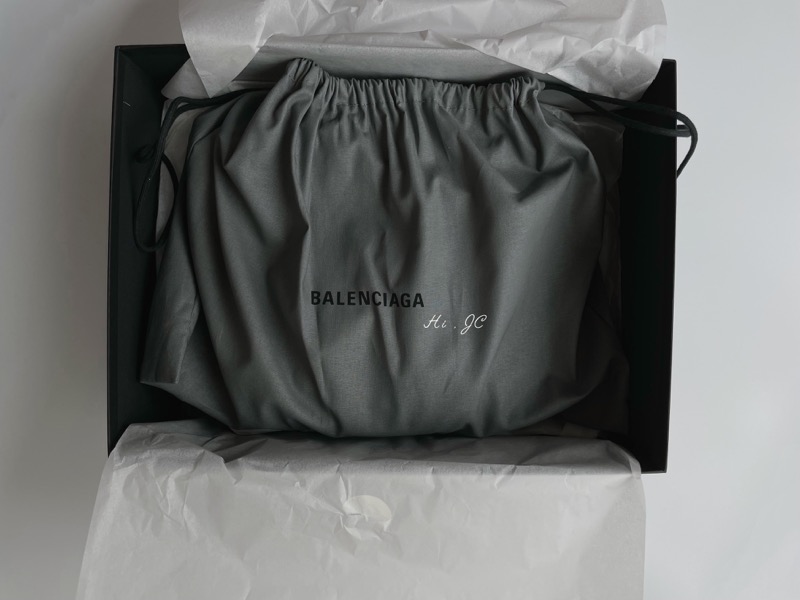 Balenciaga Le Cagole包開箱（母親節在Luisa Via Roma買個禮物給自己含2022母親節折扣碼資訊分享）