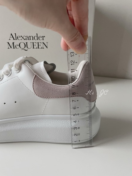 絕美厚底小白鞋～Alexander McQueen小白鞋開箱（含優缺點分析、尺寸選擇、穿著心得分享及那裡買最優惠資訊）