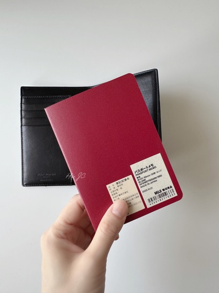 一包多用系列-開箱新購入的Saint Laurent 護照夾(我的日常用法+買包資訊分享）
