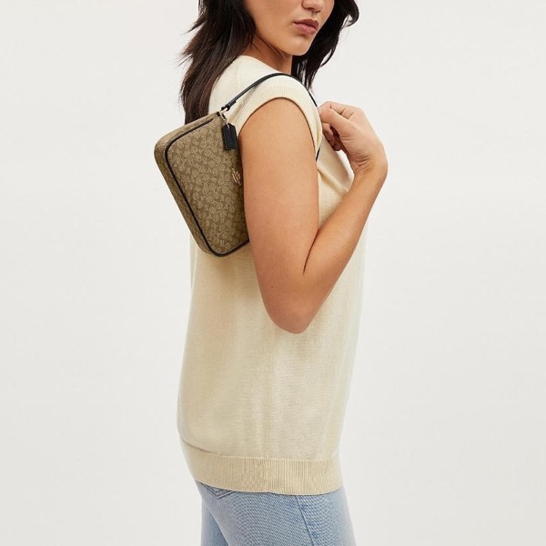 電商折扣資訊更新(12/6更新)--IFCHIC站Cyber week折扣2折起+HBX折扣4折起+Cettire站精選tote包款5折起+好看Coach肩背包只要3880元(還可用碼再折) 電商折扣資訊更新(12/6更新)--IFCHIC站Cyber week折扣2折起+HBX折扣4折起+Cettire站精選tote包款5折起+好看Coach肩背包只要3880元(還可用碼再折)